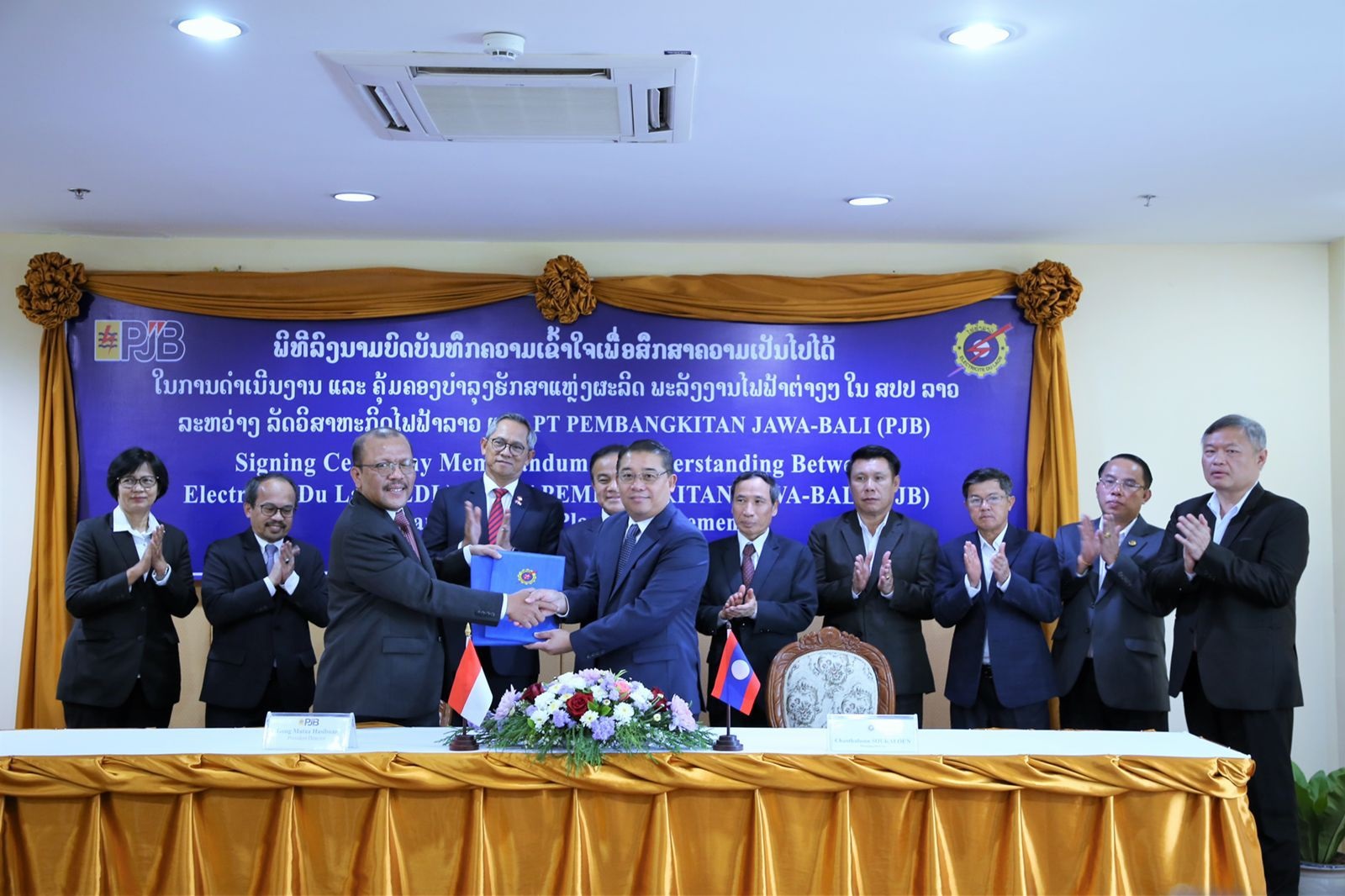 Penandatanganan MoU antara PJB dan EDL Laos