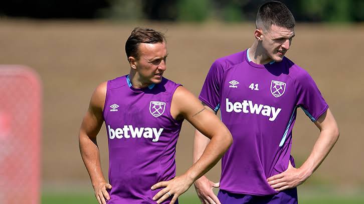 Mark Noble (kiri) dan Declan Rice