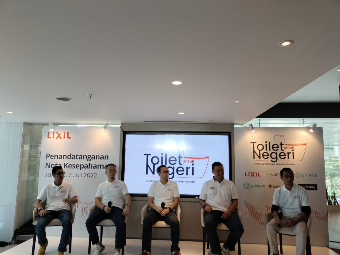 Suasana penandatanganan MoU program Toilet untuk Negeri, di Jakarta, Kamis (7/7).