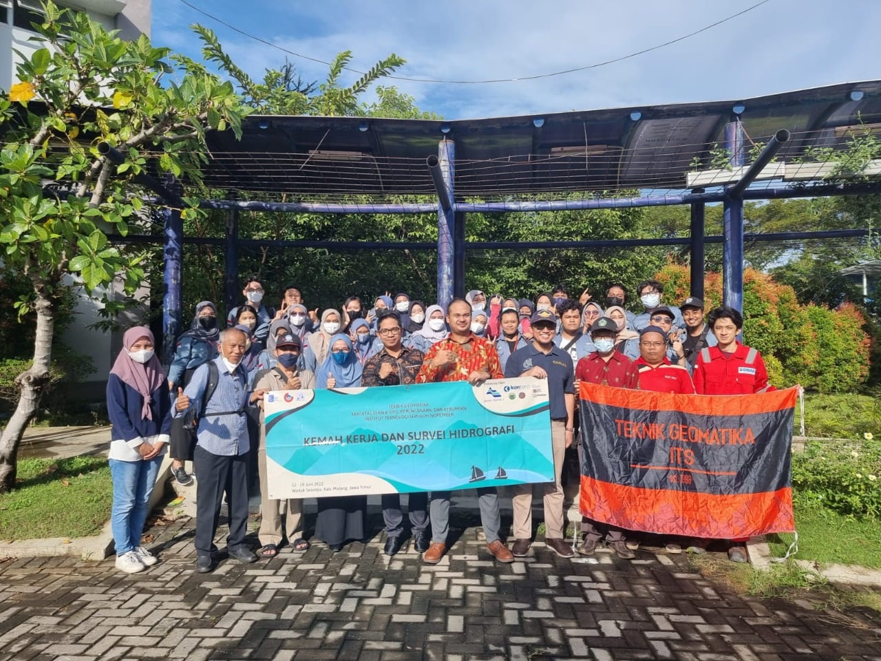 Kemah Kerja dan Survei Hidrografi Teknik Geomatika ITS (Institut Teknologi Sepuluh Nopember) 2022.