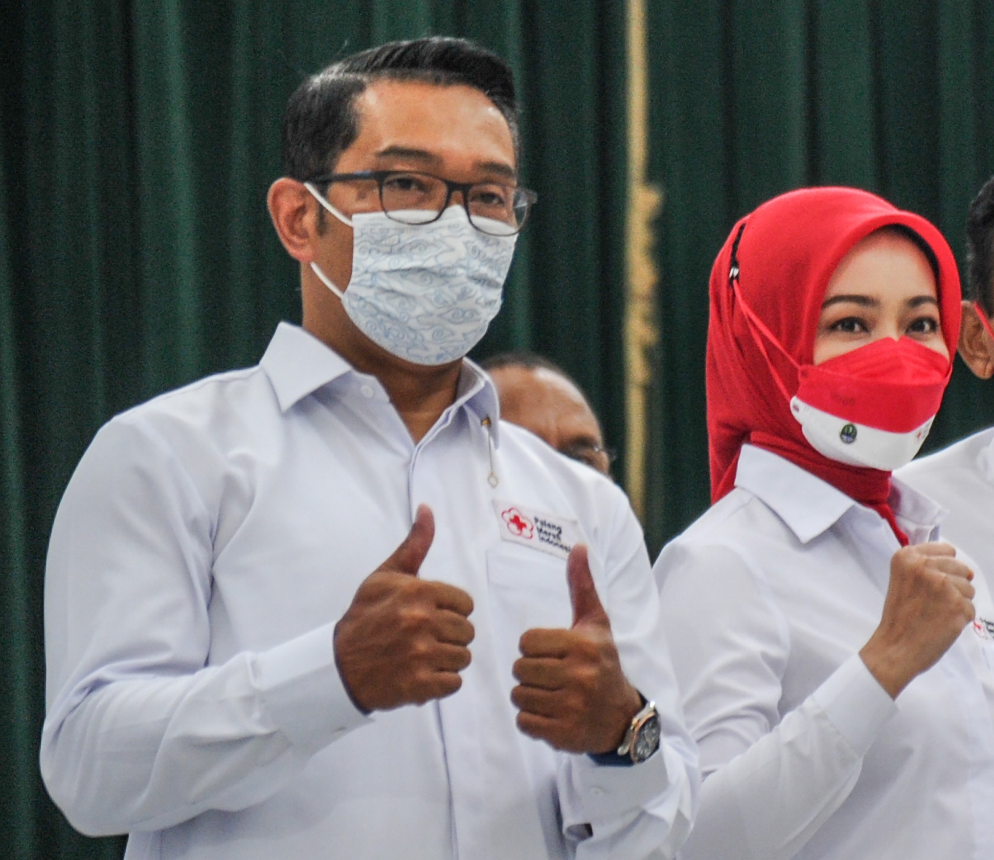 Gubernur Ridwan Kamil didesak mengeluarkan pergub sekolah gratis, seperti di gubernur DKI Jakarta, Banten, Jateng dan Jatim