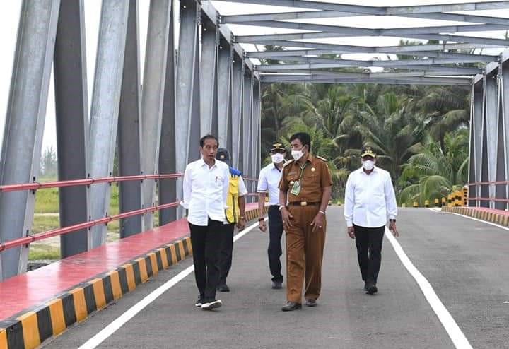 Presiden Joko Widodo melakukan kunjungan kerja di Kabupaten Nias Barat, Sumatra Utara. 