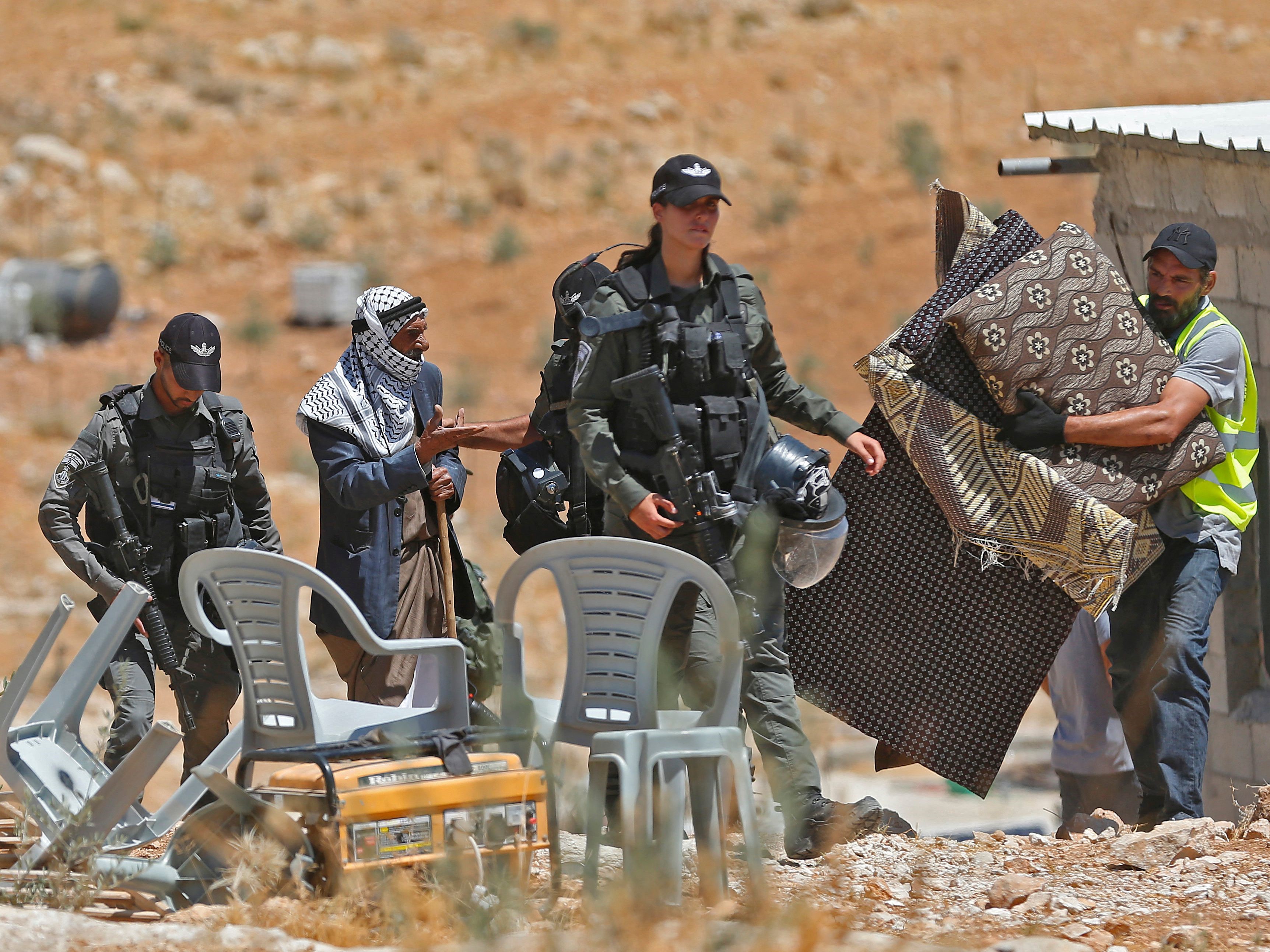 Qatar Beri Bantuan Tunai kepada 100 Ribu Keluarga Palestina