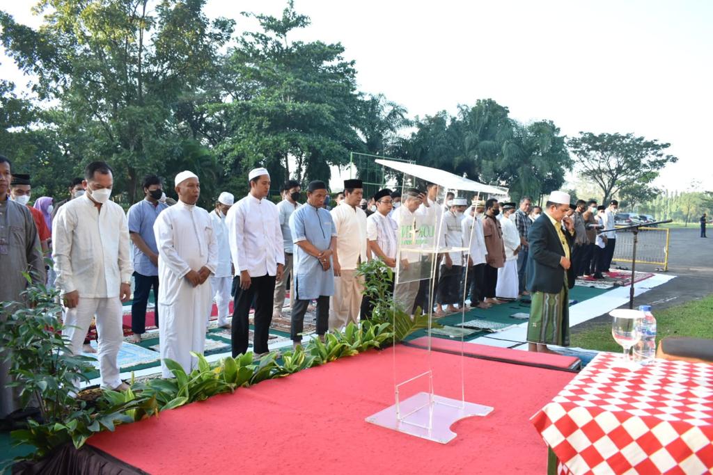 Pada Minggu (19/7), dalam rangka memperingati Idul Adha 1443 H. Lorin Sentul Hotel melaksanakan shalat Idul Adha bersama.