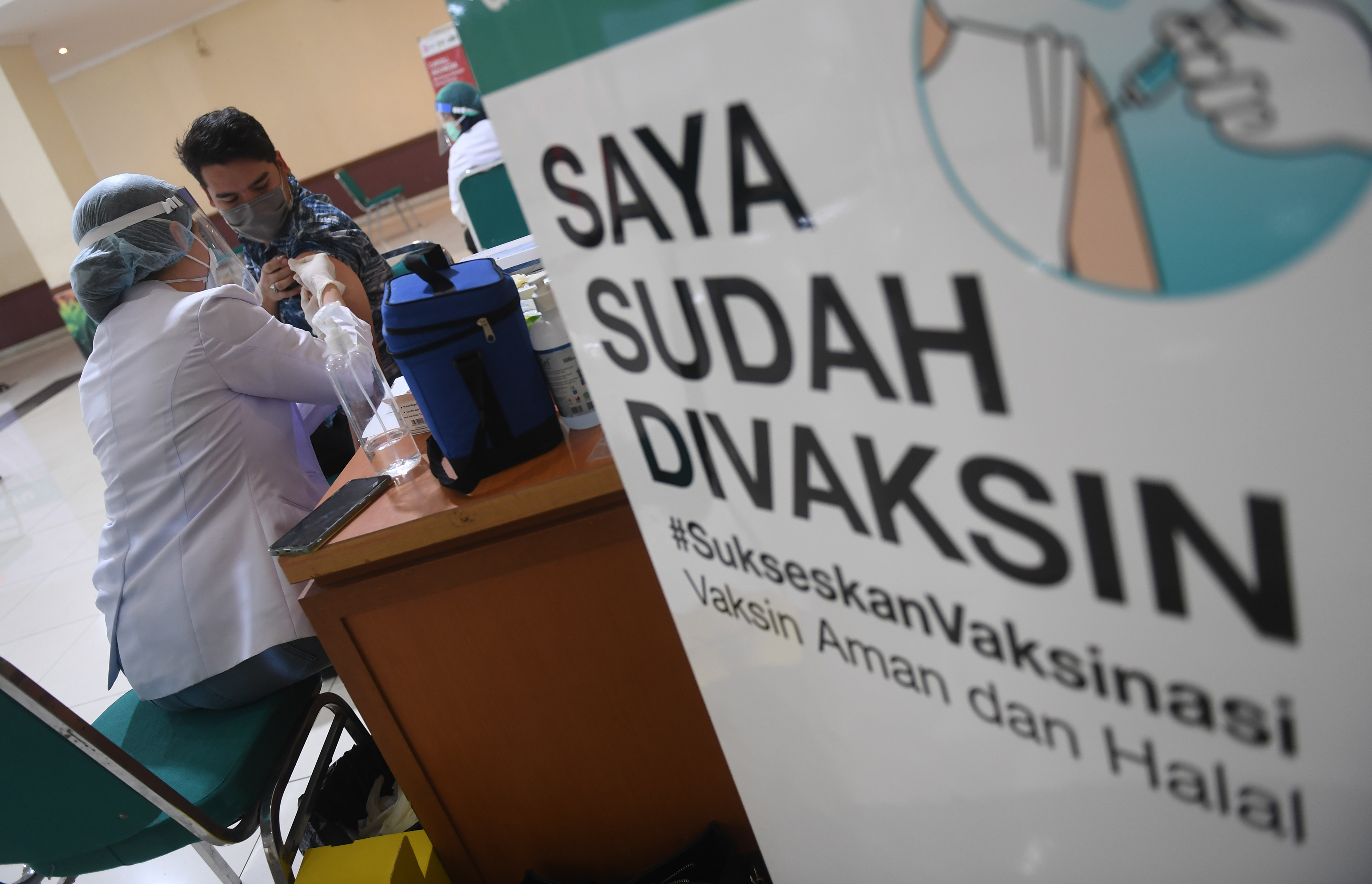 Maksimalkan vaksinasi covid-19 dosis kedua sesuai target, sebelum melaksanakan booster keempat. 