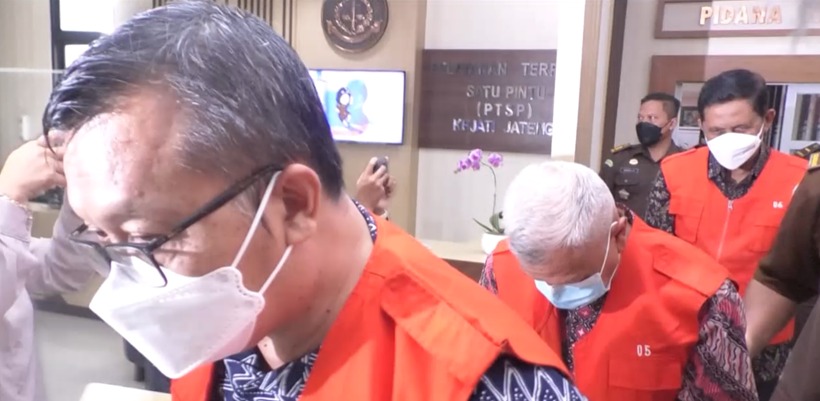 Tiga Pejabat Yayasan Angkasa Pura Ditangkap.