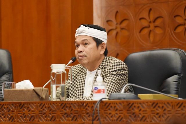 Wakil Ketua Komisi IV DPR RI Dedi Mulyadi saat RDP di Gedung Nusantara, Senayan, Jakarta, Rabu (6/7).