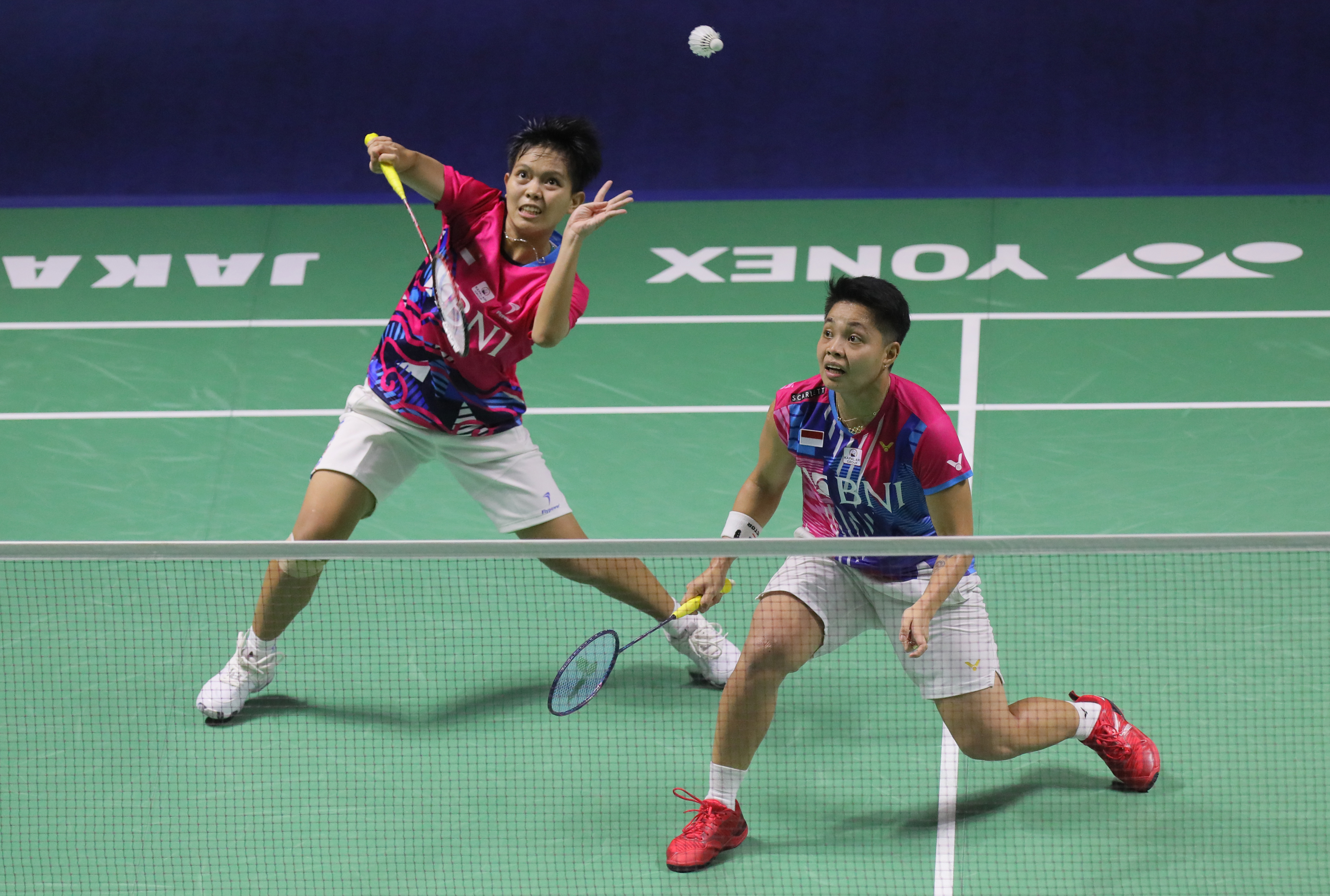 Pebulu tangkis ganda putri Indonesia Apriyani Rahayu (kanan) dan Siti Fadia Silfa Ramadhanti (kiri).