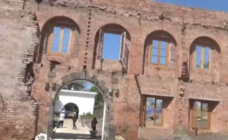 Benteng Van Den Bosch atau Benteng Pendem di Kelurahan Pelem, Kecamatan Ngawi, Kabupaten Ngawi, Jawa Timur