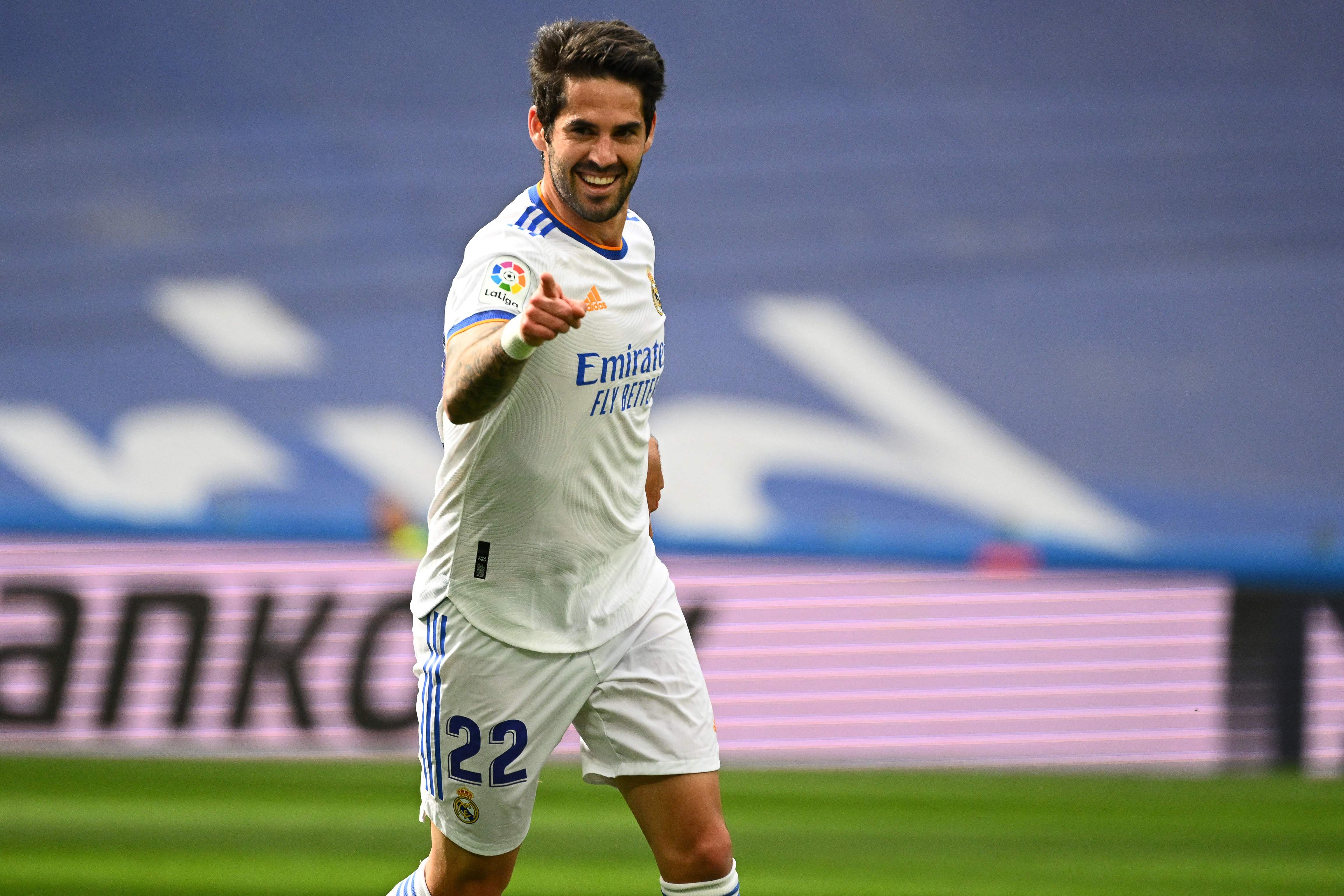 Isco resmi bergabung dengan Sevilla.