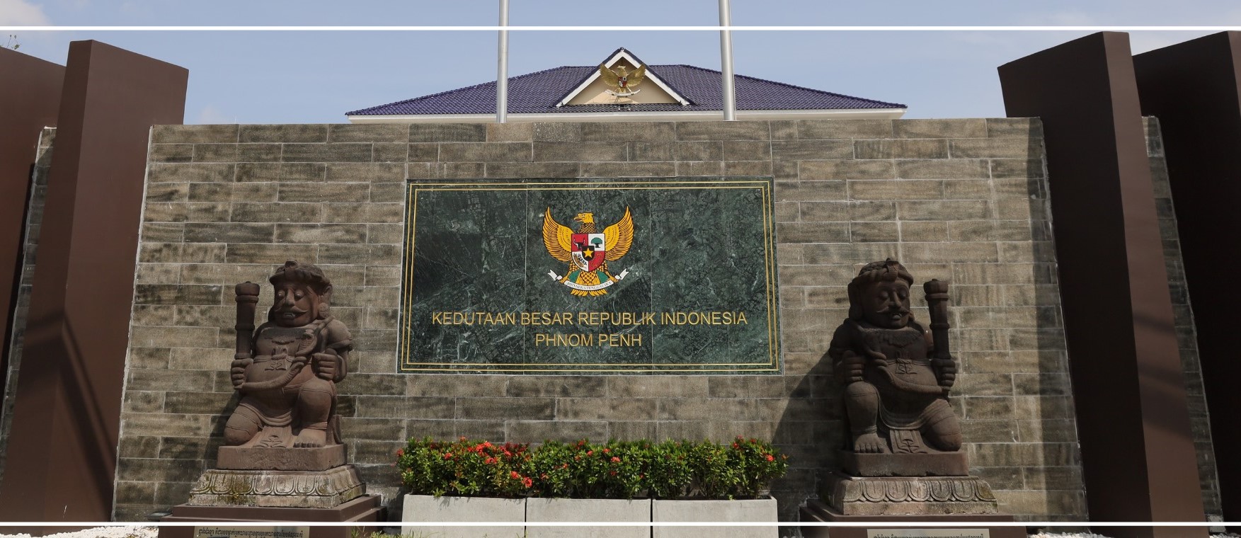 Kedutaan Besar RI di Phnom Penh, Kamboja bersama kepolisian setempat kembali membebaskan 7 WNI yang disekap Perusahaan Online Scammer di Sih