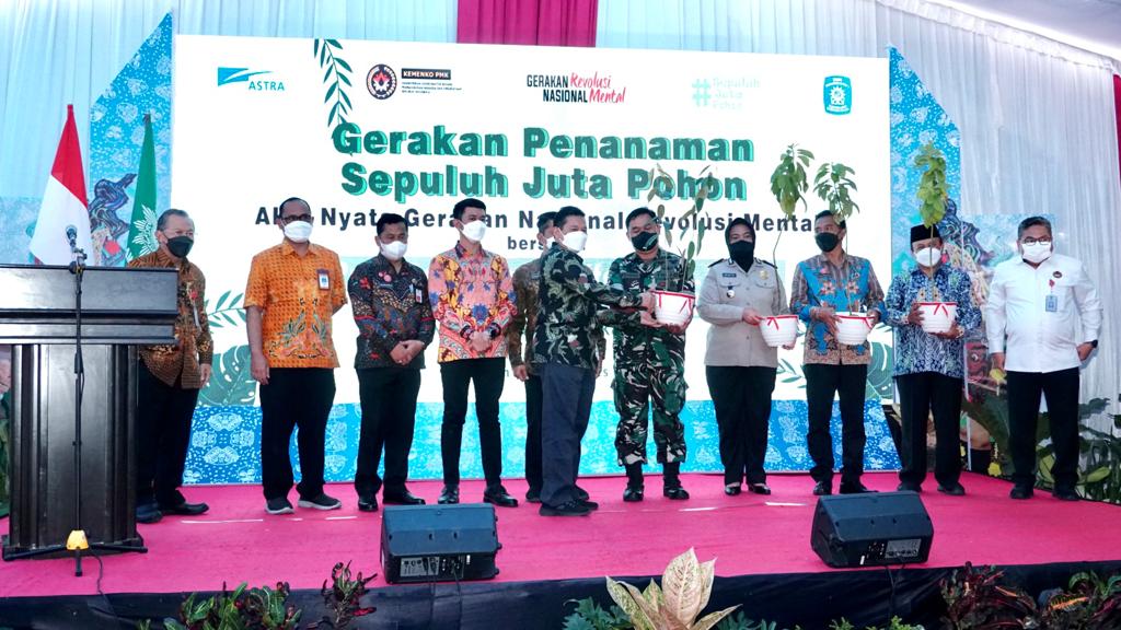 Peluncuran Gerakan Penanaman Pohon-Gerakan Revolusi Mental, di Kabupaten Malang, Jawa Timur.
