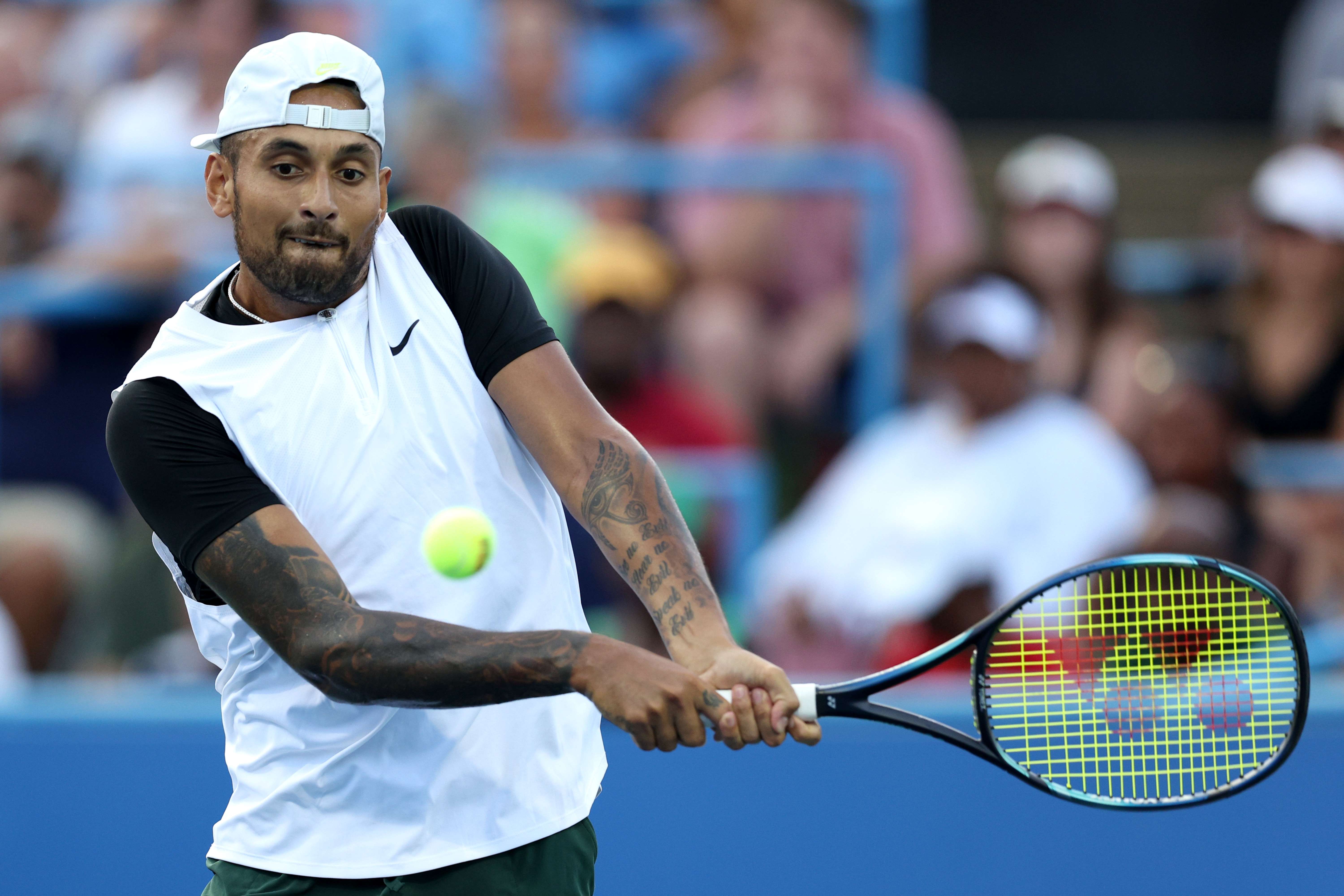 Petenis asal Australia, Nick Kyrgios, saat berlaga melawan petenis asal AS, Marcos Giron.