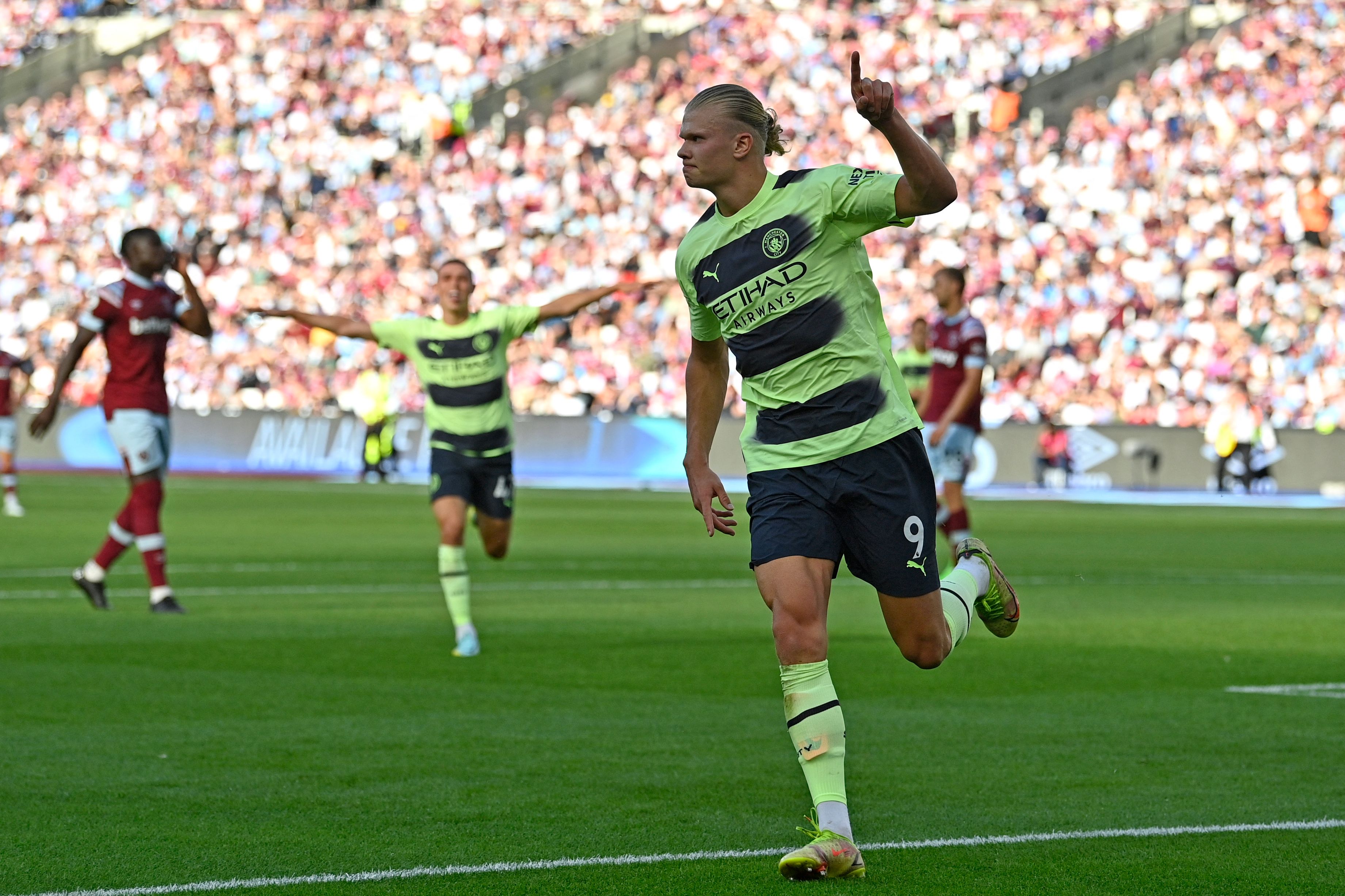 Erling Haaland mencetak dua gol kemenangan 2-0 Manchester City atas West Ham dalam laga Liga Primer Inggris, Minggu (7/8).