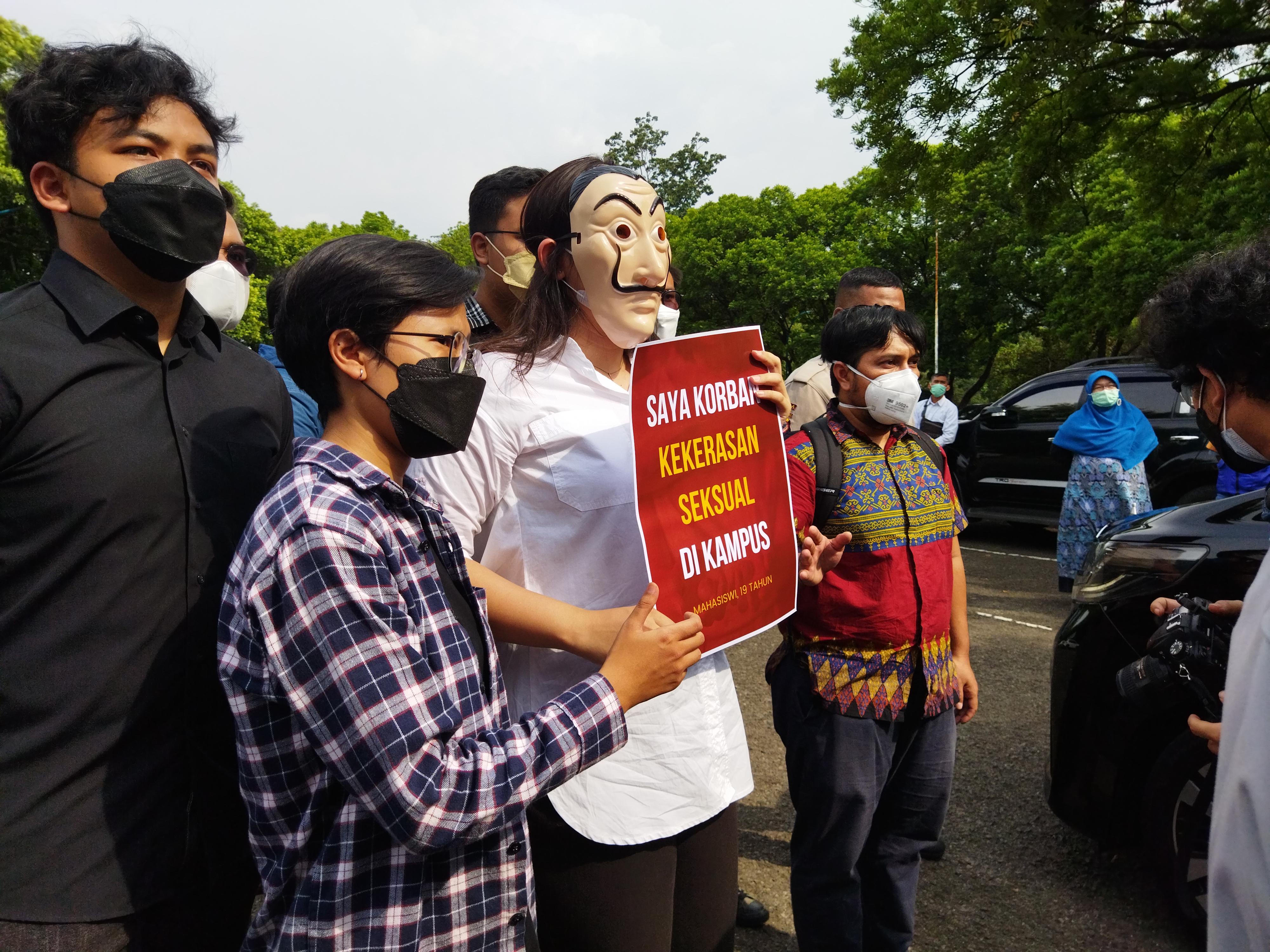  TOLAK KEKERASAN SESUAL: BEM Unpad mendorong perlindungan bagi mahasiswi dari ancaman kekerasan seksual di lingkungan perguruan tinggi.