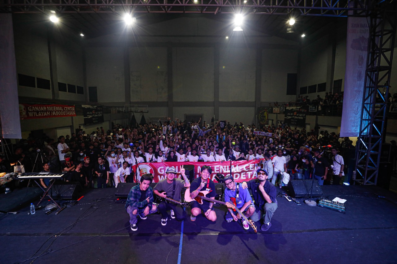 Milenial Fest bertajuk 'Festival Musik, Green Peace, dan Bazaar UMKM' di Gelanggang Olahraga Masyarakat (GOM) Kecamatan Jonggol, Kabupaten B