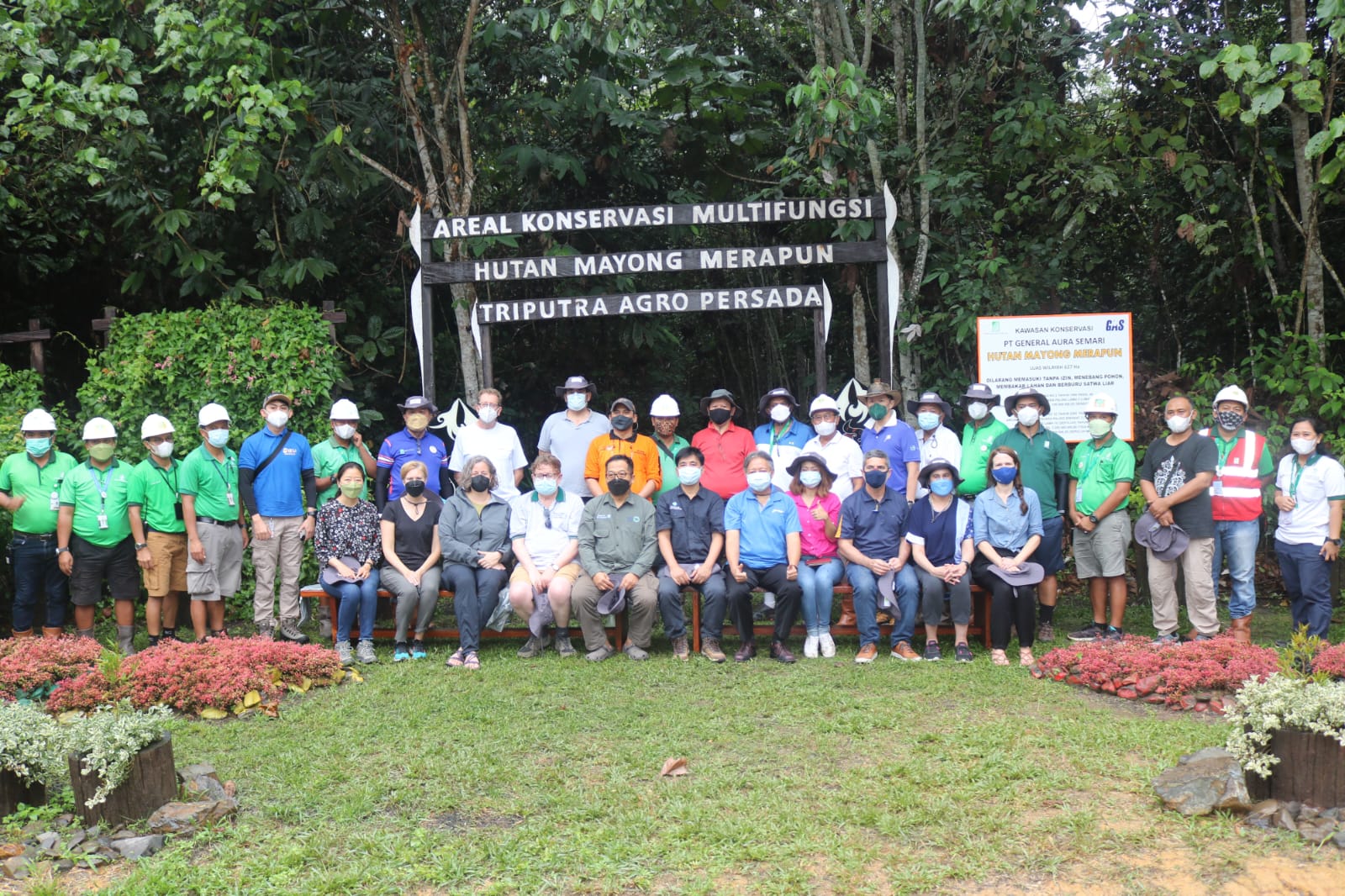 Kunjungan tim The Nature Conservancy ke Hutan Mayong Merapun yang dikelola AAPA, anak usaha TAPG