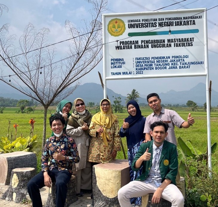 Peserta pengabdian masyarakat Fakultas Pendidikan Psikologi Universitas Negeri Jakarta (FPPsi UNJ)