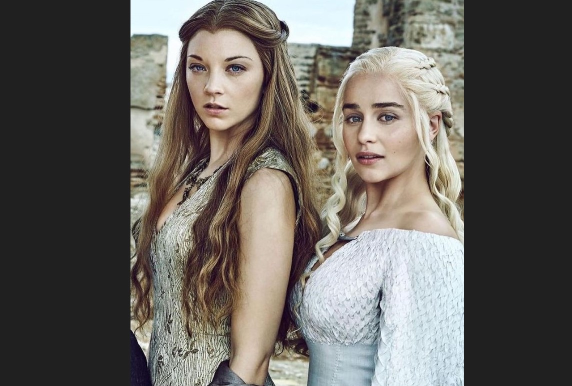 Natalie Dormer sebagai Margaery Tyrell (kiri)