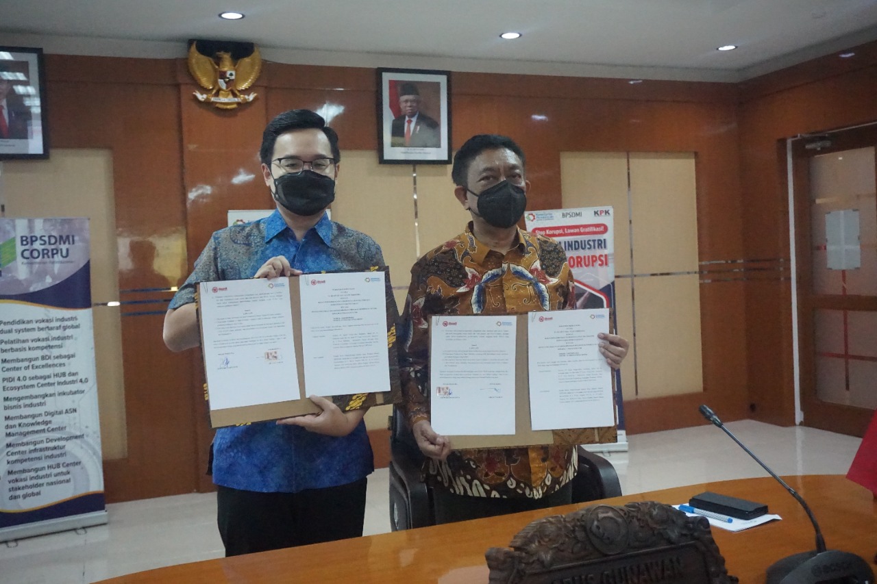 Penandatangan MoU kerja sama antara BPSDMI, Kemenperin dan PT Huadi Nickel-Alloy Indonesia.