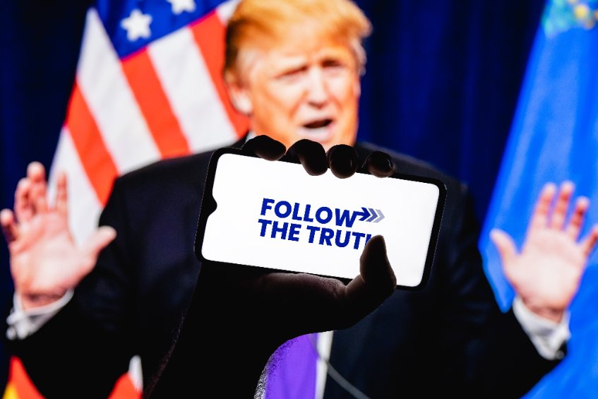 Google Play tidak izinkan media sosial besutan Donald Trump. 