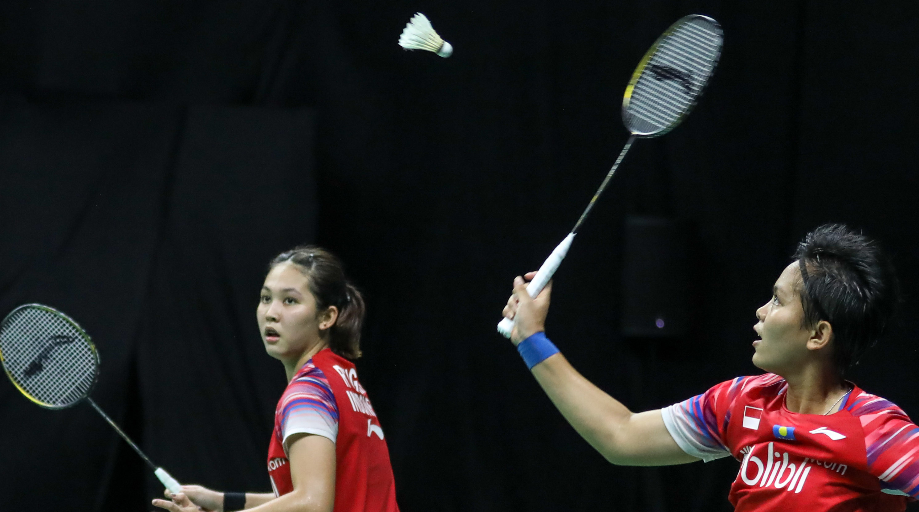 Pasangan ganda putri Indonesia Siti Fadia Silva Ramadhanti (kanan) dan Ribka Sugiarto. 