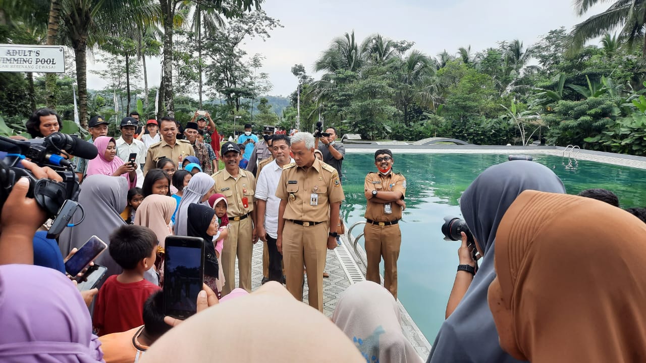 Gubernur Jawa Tengah Ganjar Pranowo saat berkunjung ke The Samingah Wised.