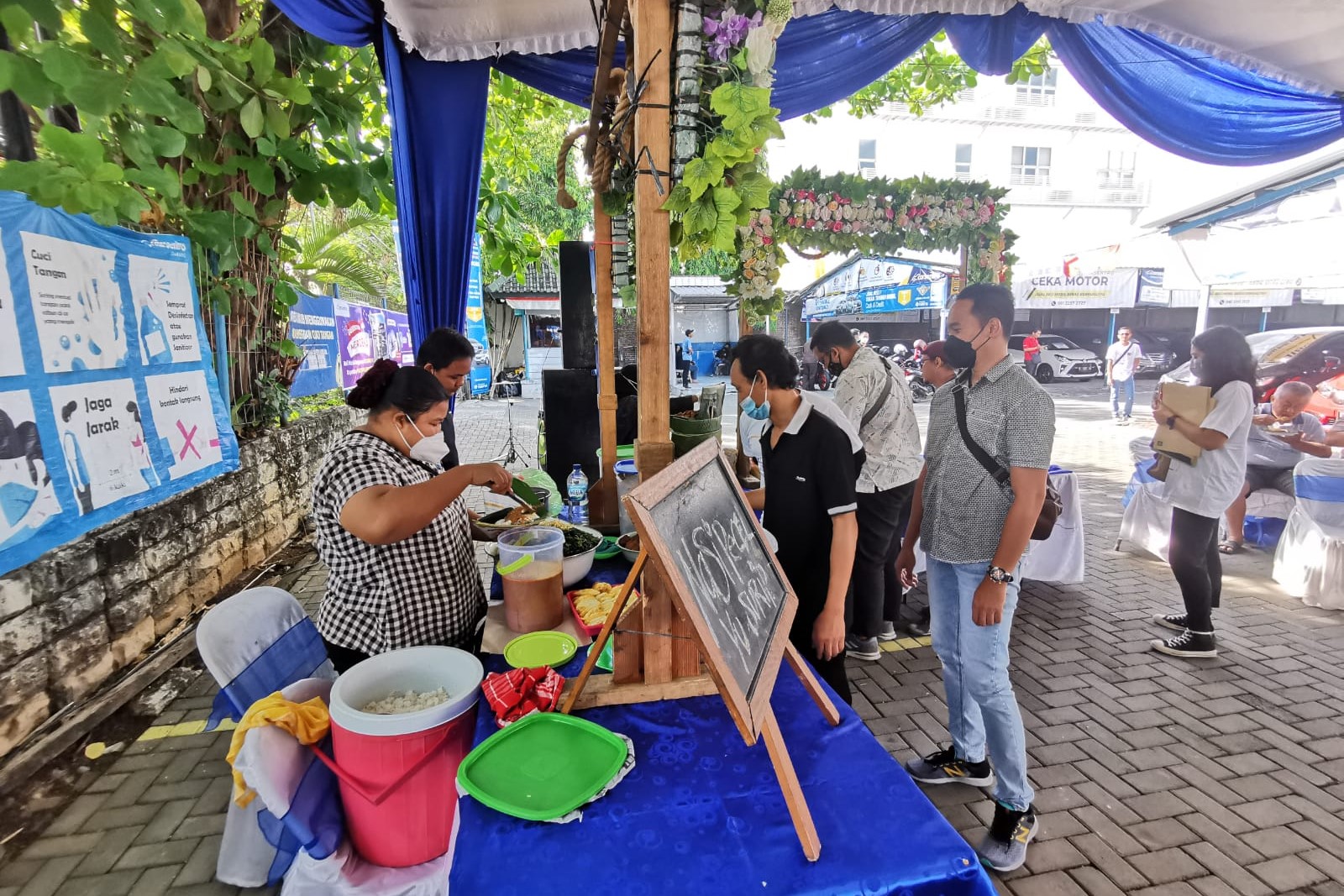 Acara Makan, Musik, Ngobrol, Kamis (18/8).