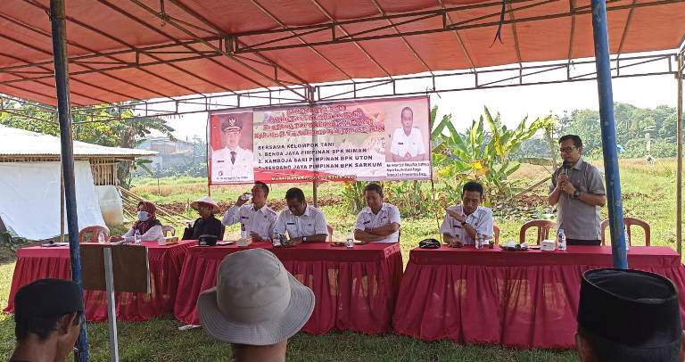 Sosialisasi program BPJS Ketenagakerjaan pada kelompok tani.