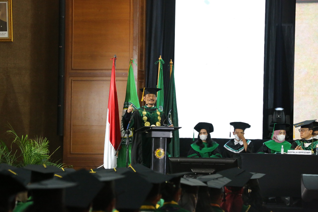 Mentan SYL saat membuka Sidang Terbuka Senat Politeknik lingkup Kementerian Pertanian Pusditan 2022 di Bogor, Jawa Barat, Sabtu (27/8).