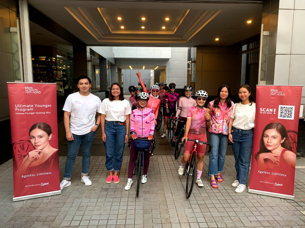 Women's Cycling Community (WCC) Jakarta menggelar kegiatan “Bersepeda Bersama” dan kampanye 'Ageless Limitless'.