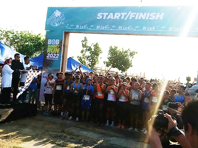 Ratusan pelarin mengikuti lomba BOB Sumset Run 2022 setelah dua tahun vakum akibat pandemi covid-19, Sabtu (20/8)