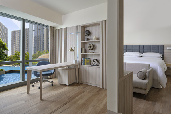 Ini Business Suite Kamar Bertema Bisnis Pertama di Surabaya