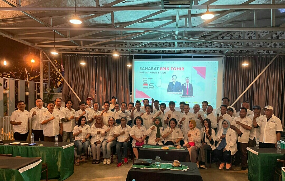 Relawan yang menamai diri mereka Erick Thohir Sahabat Indonesia (ETOS) Kalimantan Barat siap menularkan kebaikan dan prestasi Erick Thohir.