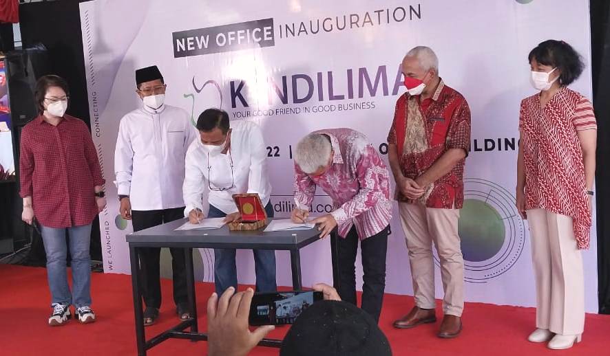 Penandatangan kerja sama IISIP Jakarta dan Kendilima.