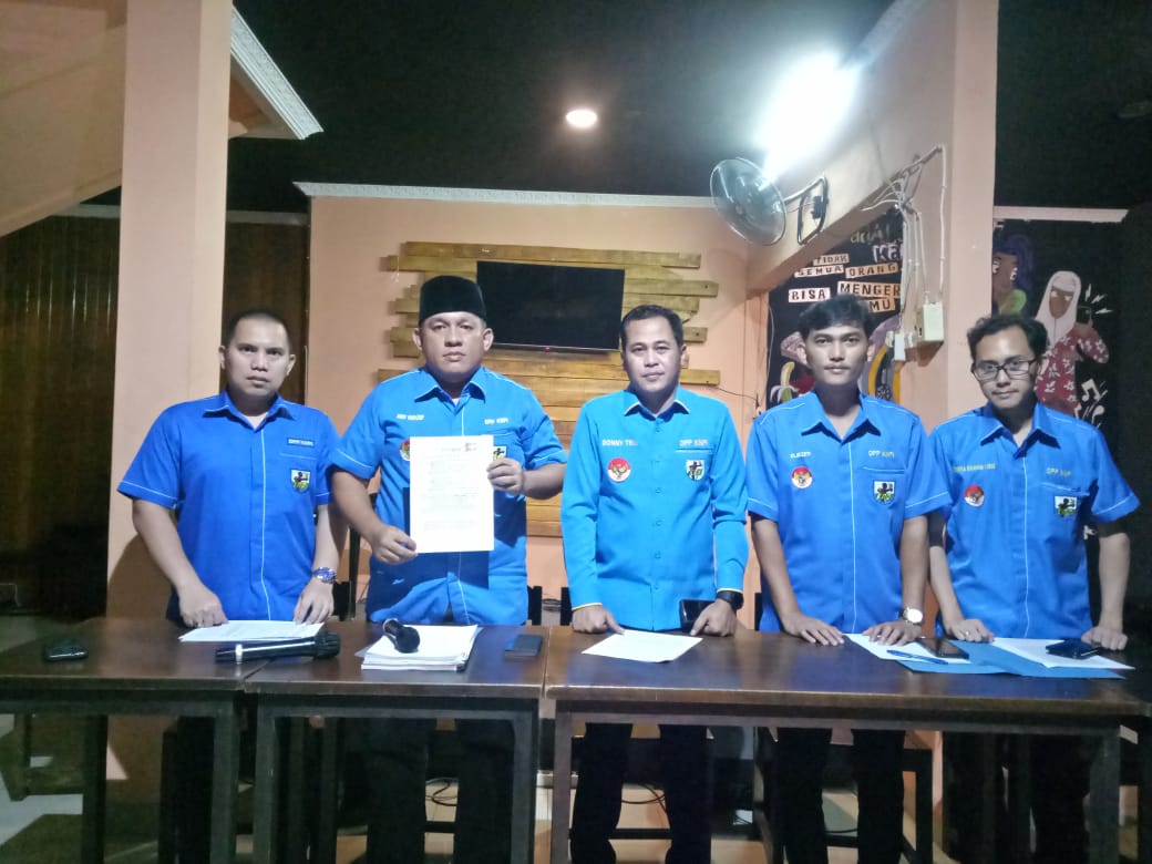 DPP KNPI meminta Presiden Joko Widodo (Jokowi) untuk memberantas mafia tanah di Pasaman Barat (Pasbar), Sumatera Barat (Sumbar).