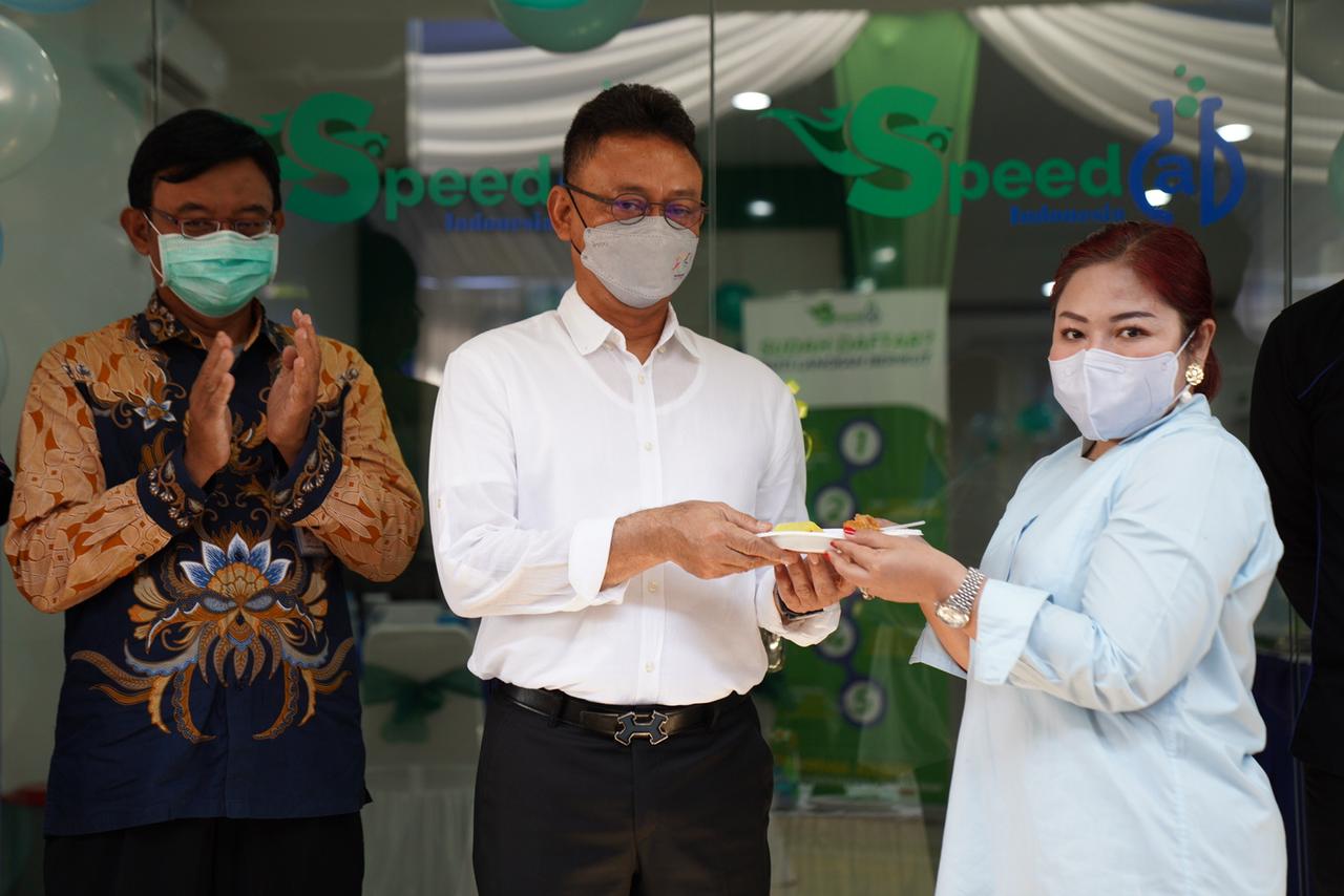 Wali Kota Pontianak Edi Rusdi Kamtono saat peresmian pembukaan SpeedLab Indonesia Cabang Pontianak.