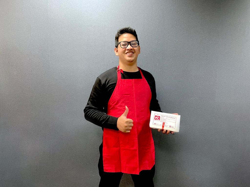 Nova Putra Legian, pemilik usaha kuliner ayam geprek “Geprek Gian”. 