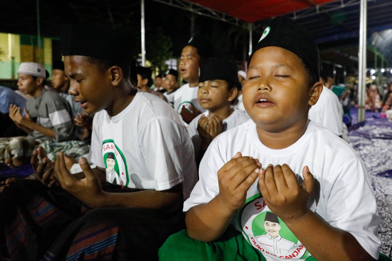 Santri di Banten Doa Bersama untuk Indonesia Lebih Baik di 2024