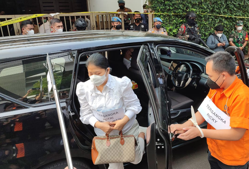 Tersangka Istri Ferdy Sambo, Putri Candrawathi