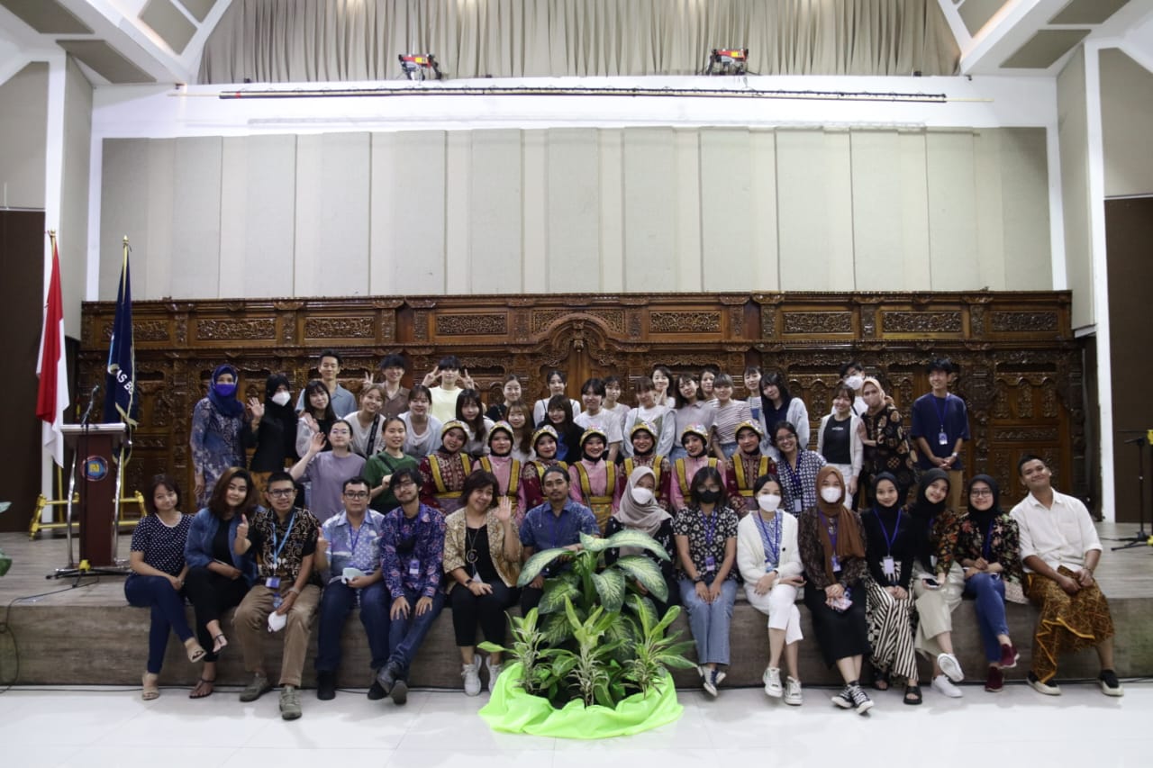 Mahasiswa Meiji University dan Universitas Budi Luhur dalam program International Student Buddy Program