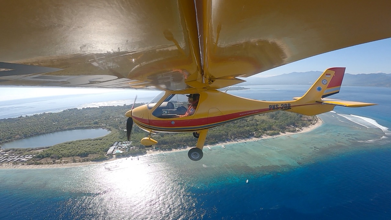 Kakansar Mataram Nanang Sigit terjun langsung mencari nelayan hilang di peraigan Gili Trawangan melalui udara, Kamis (4/8).