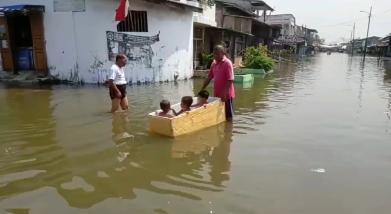 Bobby Nasution Didesak Merdekakan Warga Belawan dari Banjir Rob