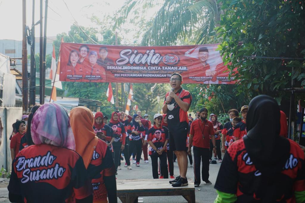 Sekretaris DPC PDI Perjuangan Jakarta Utara, Brando Susanto menggelar Senam Cinta Tanah Air (SICITA) tiap minggu di wilayahnya untuk menyera