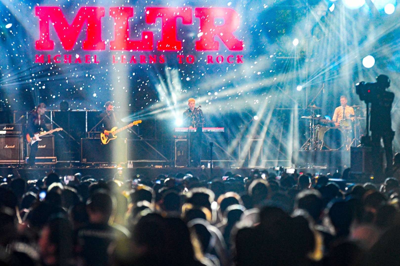 Grup band Michael Learns to Rock tampil pada acara 90's Festival di JIEXPO Kemayoran, Jakarta, Minggu (24/11/2019).