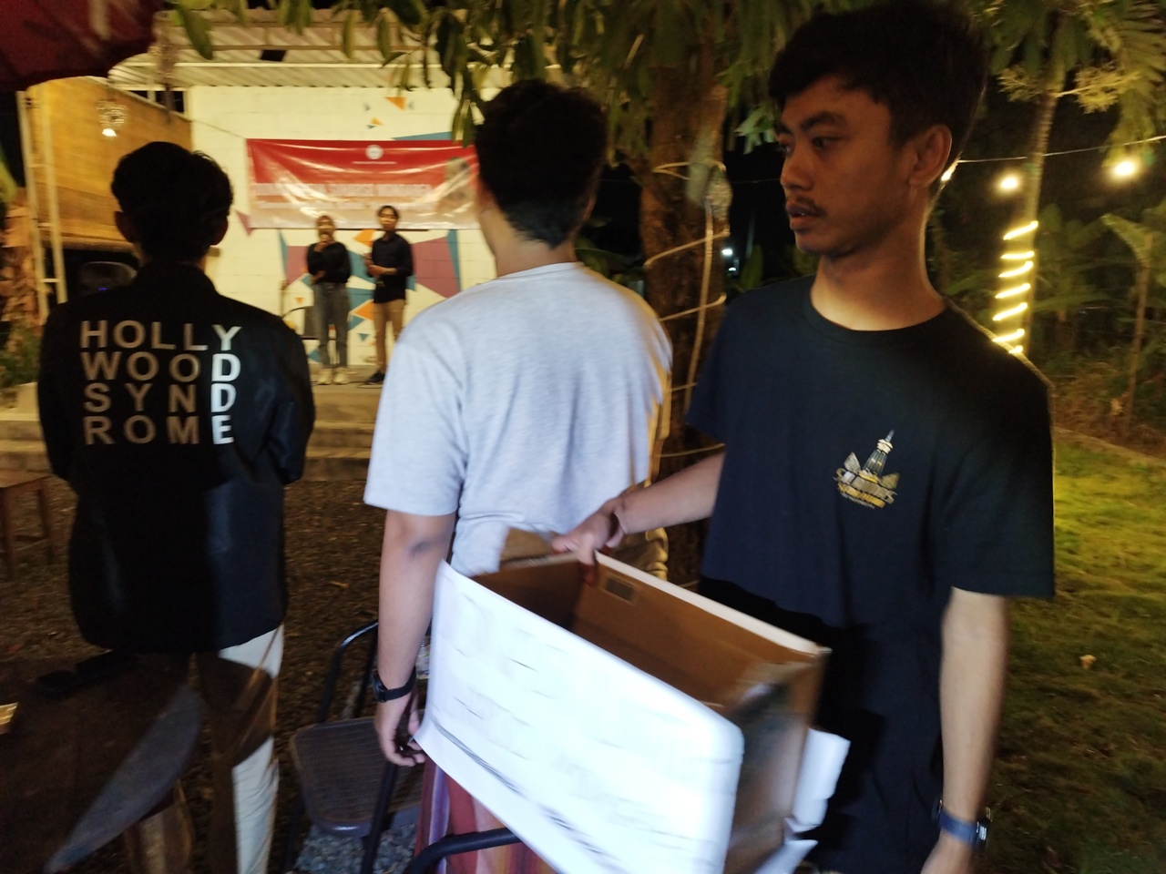 Komunitas Santri Nusantara menggalang dana untuk Ketua Umum PPP Suharso Monoarfa yang dinilai menghina kiai dengan menyebut 