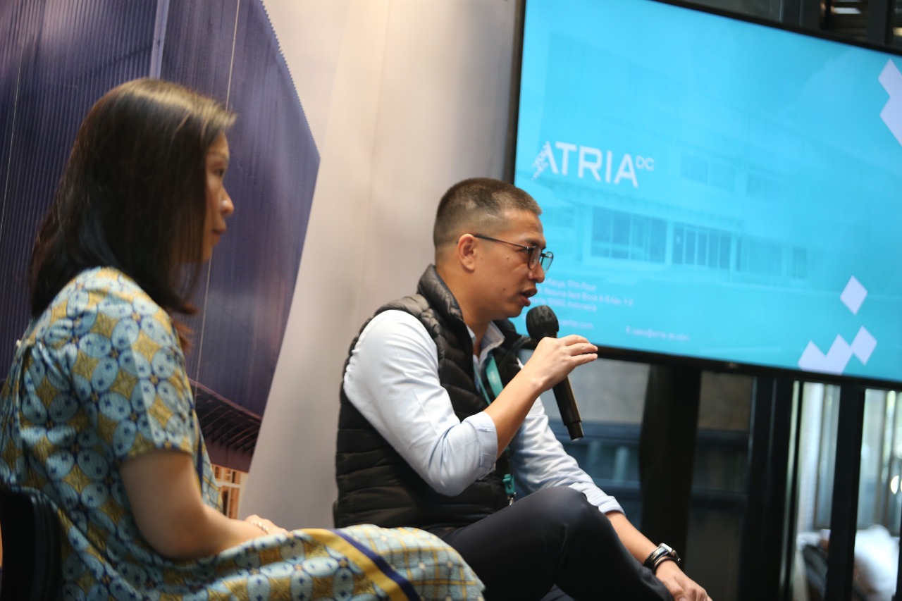 Pemaparan tentang fokus mengembangkan aset data center dengan jaringan transmisi berkecepatan tinggi dan handal (reliable) di dalam kota.