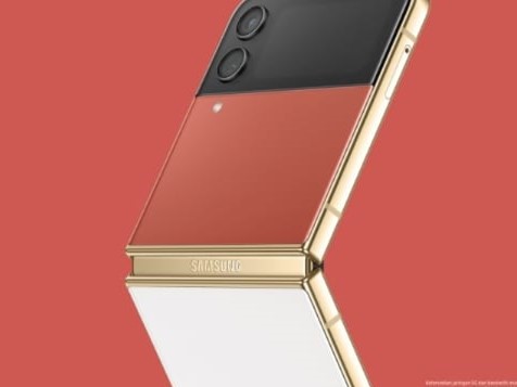 Warna merah putih yang keren berpadu dengan form factor yang compact dan body kaca yang ramping.