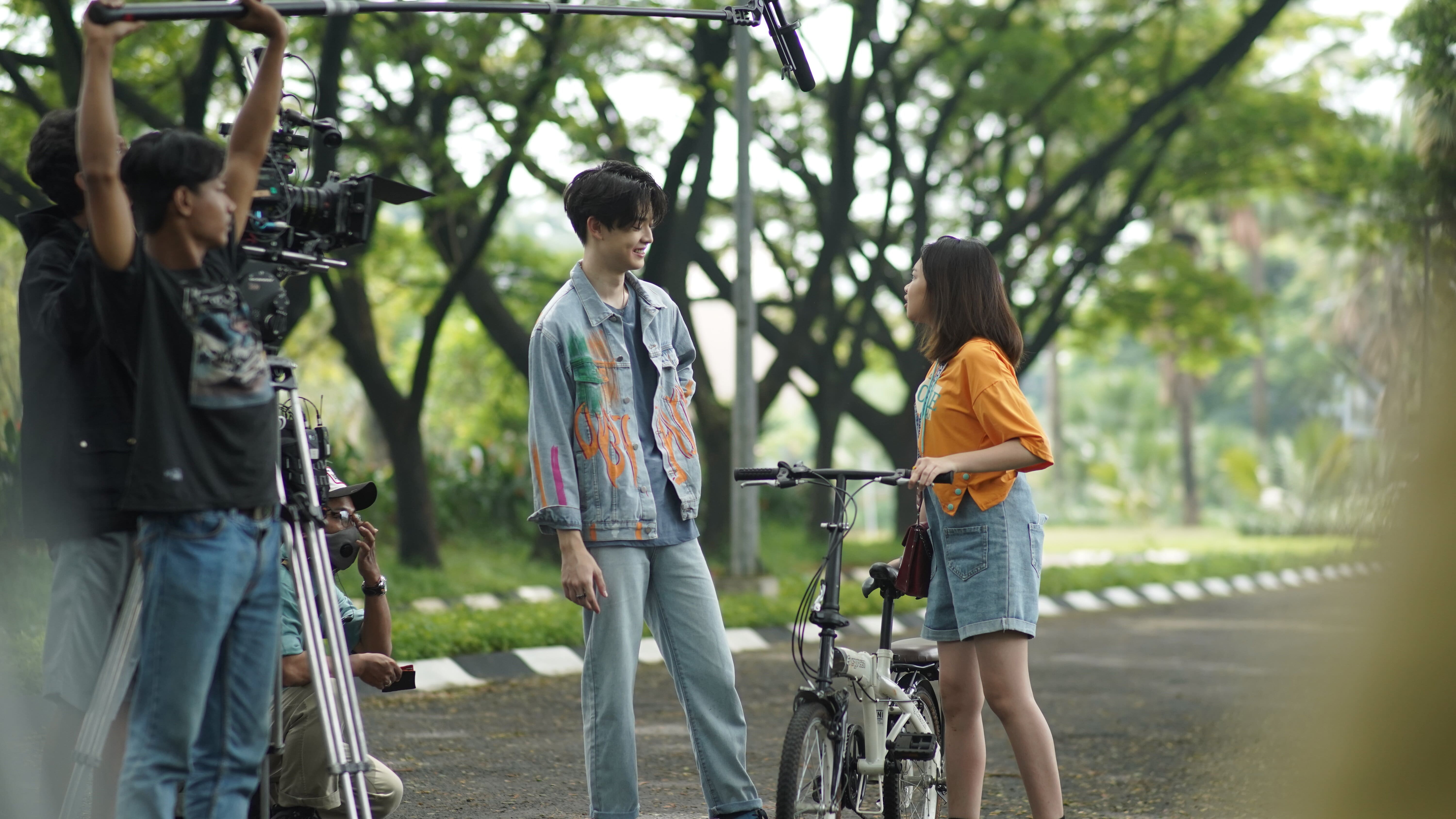 Pengambilan gambar salah satu film yang diproduksi Trinity Optima Production.