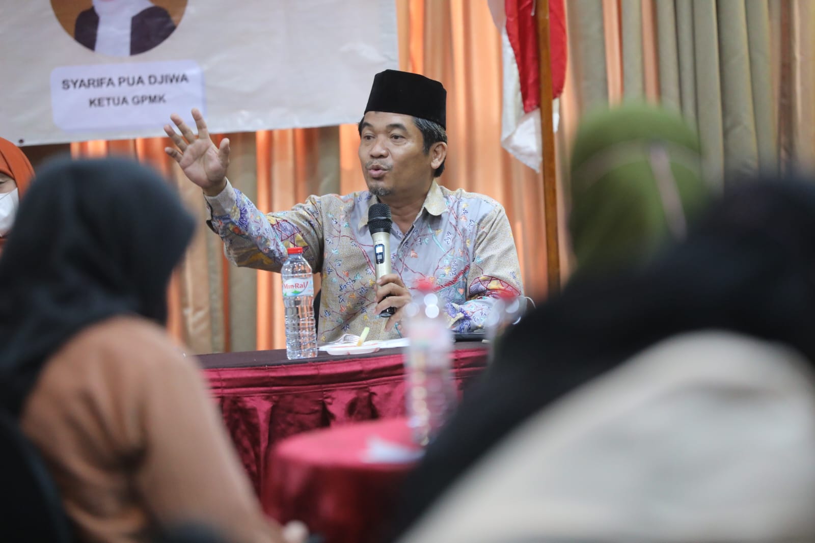 Ray Rangkuti salah satu pembicara dalam diskusi “Etika Pejabat Publik Dalam Perspektif Sensitifitas Gender”, di Jakarta, Kamis (4/8)